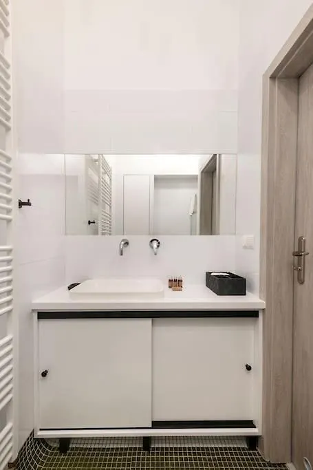 New Central Skyline Penthouse 바르샤바