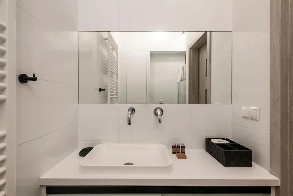New Central Skyline Penthouse 바르샤바 아파트